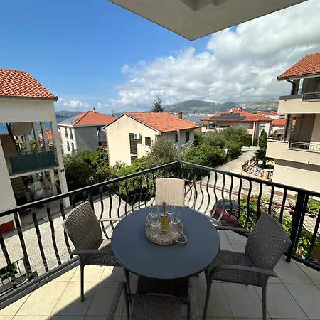 Roko Apartment